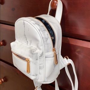 rose gold/white marble print mini backpack